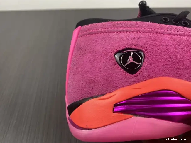 Rep Retro Jordan (W) Shocking Low Pink DH4121-600 14 0520